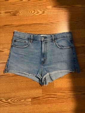 ABERCROMBIE the mom short high rise